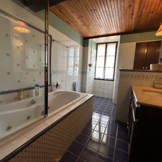  Annonces ARDECHE : Maison / Villa | SAINT-ANDEOL-DE-VALS (07600) | 235 m2 | 367 500 &euro; 