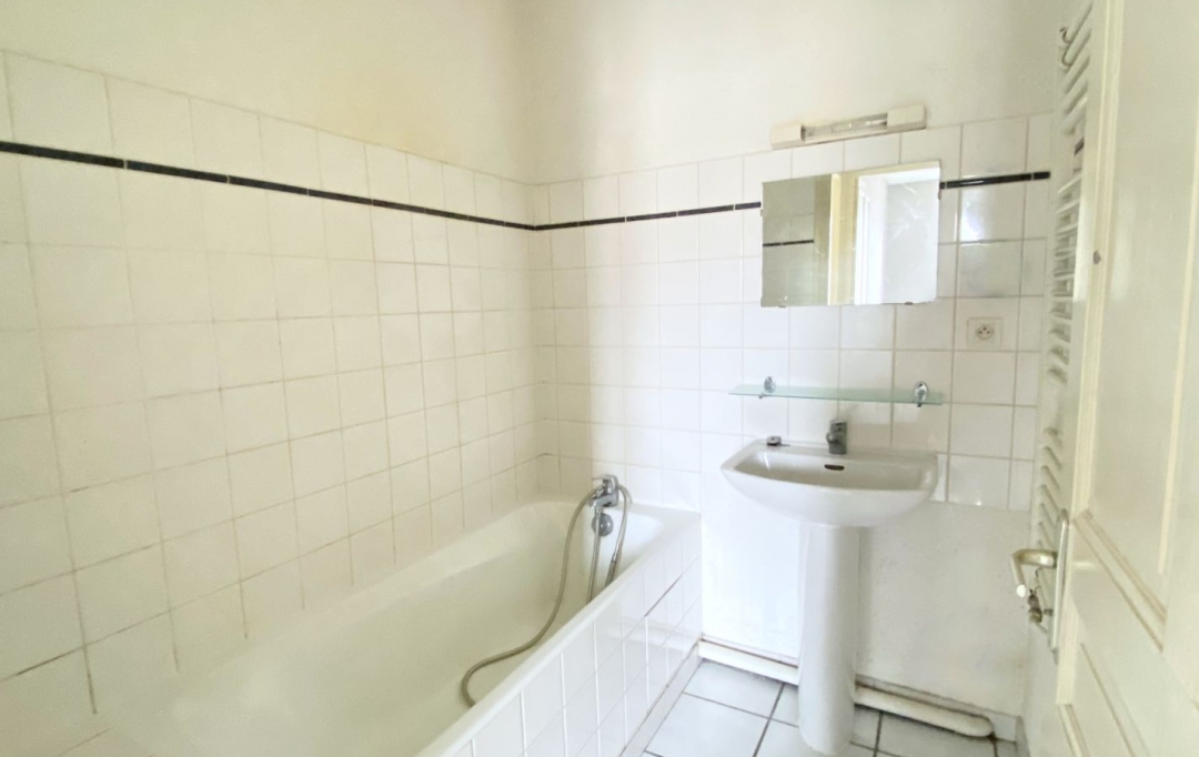 ACI - Agence Centrale Immo : Apartment | VALS-LES-BAINS (07600) | 49 m2 | 450 € 