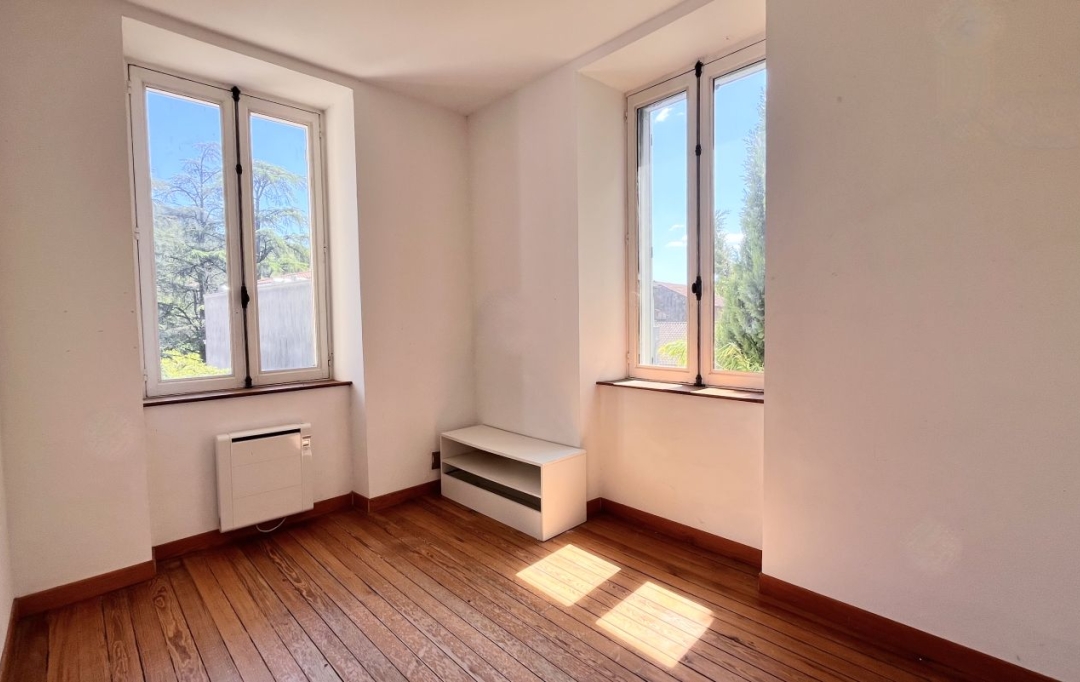 ACI - Agence Centrale Immo : Appartement | VALS-LES-BAINS (07600) | 56 m2 | 75 000 € 