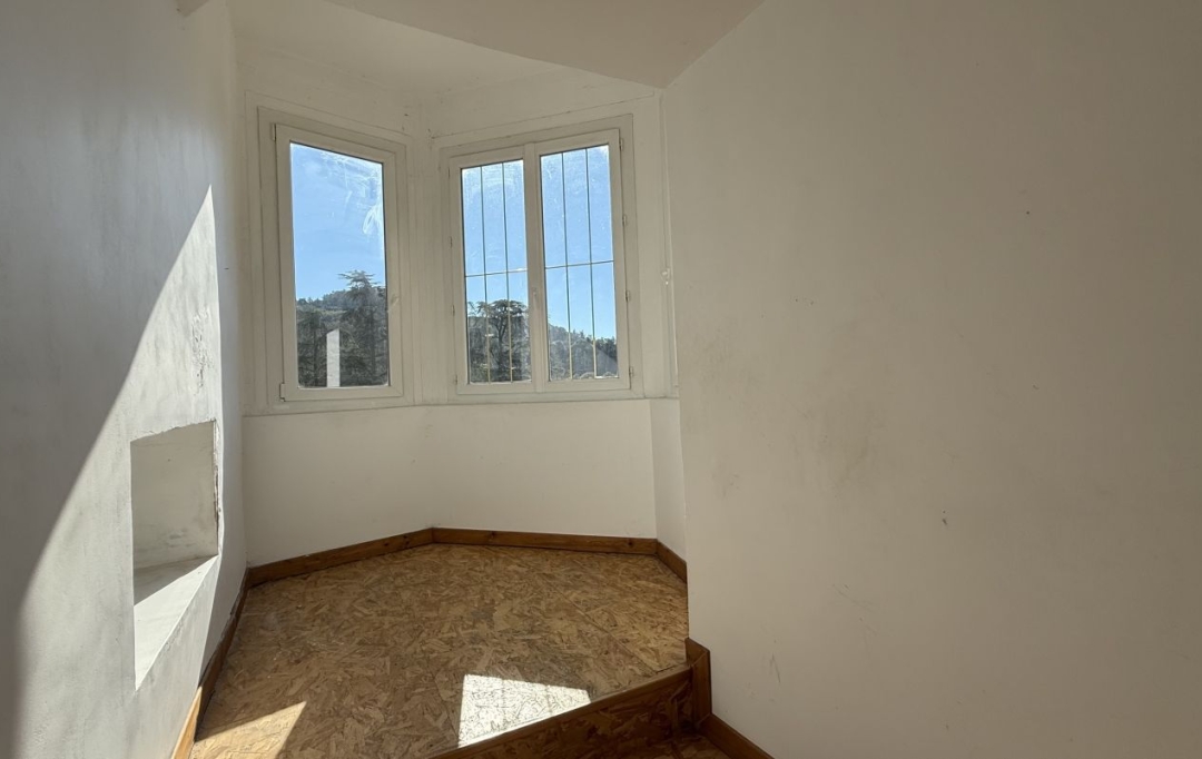 ACI - Agence Centrale Immo : Appartement | VALS-LES-BAINS (07600) | 62 m2 | 86 000 € 