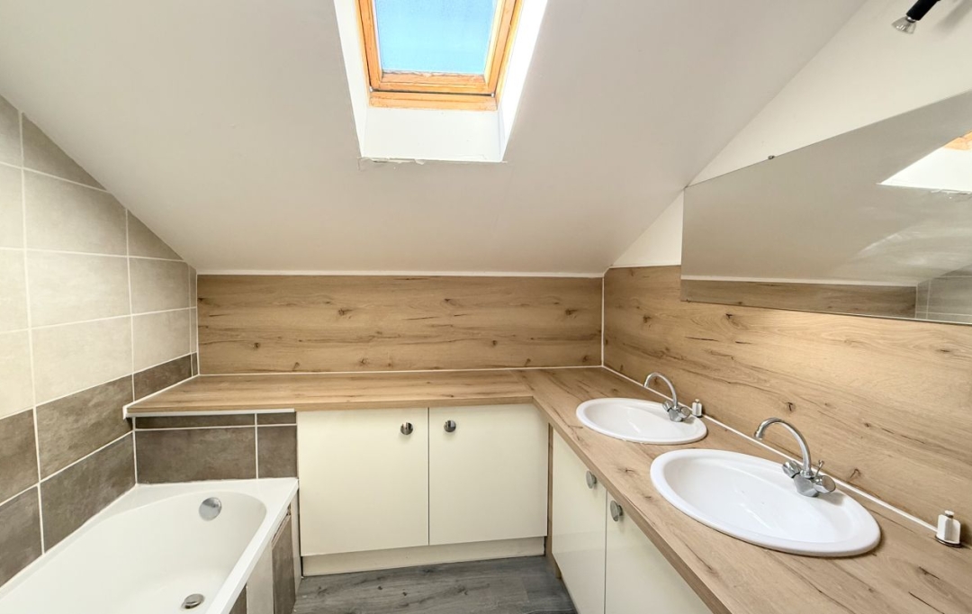 ACI - Agence Centrale Immo : Appartement | VALS-LES-BAINS (07600) | 62 m2 | 86 000 € 
